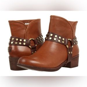 Ugg motorcycle boots whiskey 7.5 darling harness
